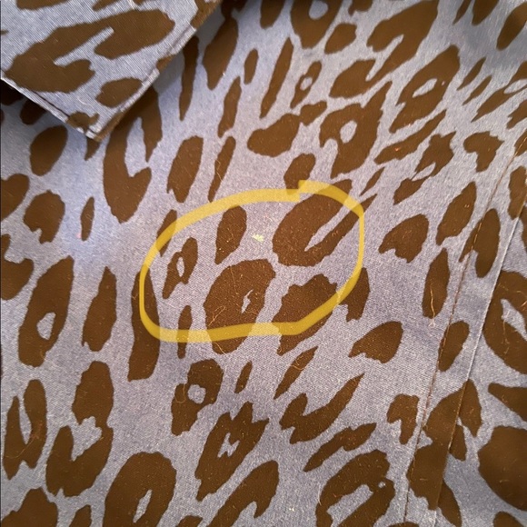 CHICO’S NO-IRON Woman’s Long Sleeve Top with Animal Print size Large - Picture 3 of 6